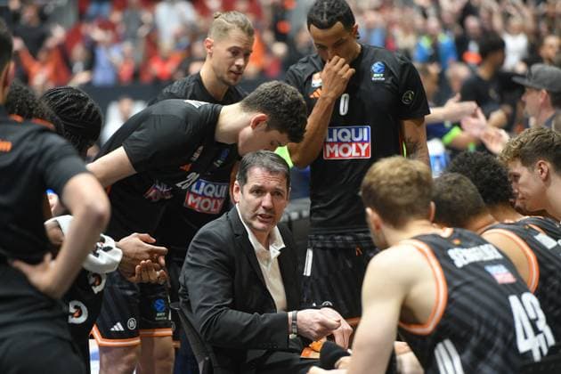 Ty Harrelson Trainer, Head Coach, ratiopharm ulm Mitte GER, NINERS Chemnitz vs ratiopharm ulm, Basketball, BKT EuroCup, Matchday 5, Season 2025 2026, 29 10 2025 GER, NINERS Chemnitz vs ratiopharm ulm, Basketball, BKT EuroCup, Matchday 5, Season 2025 2026, 29 10 2025 Chemnitz Copyright: xEibner-Pressefoto BertxHarzerx EP_BHR