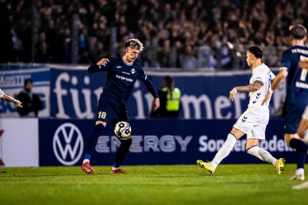 Soccer, Season 2025 2026, DFB Cup, Vöhlinstadion Illertissen, 2 Round, FV Illertissen 1 FC Magdeburg, 29 10 2025 29 10 2025, Soccer, Season 2025 2026, DFB Cup, Vöhlinstadion Illertissen, 2 Round, FV Illertissen 1 FC Magdeburg, 18 Luis Pfaumann FV Illertissen Photo Lucca Fundel Illertissen Vöhlinstadion Bayern Germany