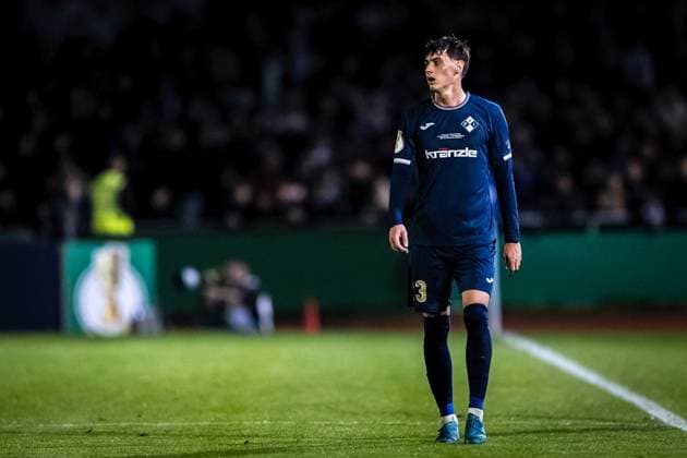 Soccer, Season 2025 2026, DFB Cup, Vöhlinstadion Illertissen, 2 Round, FV Illertissen 1 FC Magdeburg, 29 10 2025 29 10 2025, Soccer, Season 2025 2026, DFB Cup, Vöhlinstadion Illertissen, 2 Round, FV Illertissen 1 FC Magdeburg, cropped single image 23 Eduard Heckmann FV Illertissen Photo Lucca Fundel Illertissen Vöhlinstadion Bayern Germany