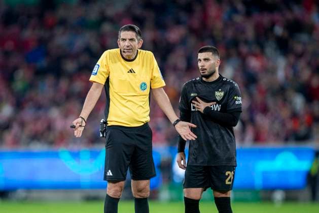 GER, Mainz, Soccer, DFB Cup, 2nd main round, FSV Mainz 05 vs VFB Stuttgart in picture f l Deniz Aytekin Referee , Deniz Undav VFB Stuttgart 26 , 29 10 2025, MEWA Arena Mainz DFB REGULATIONS PROHIBIT ANY USE OF PHOTOGRAPHS AS IMAGE SEQUENCES AND OR QUASI VIDEO, Copyright: HMBxMedia PaulxFritz