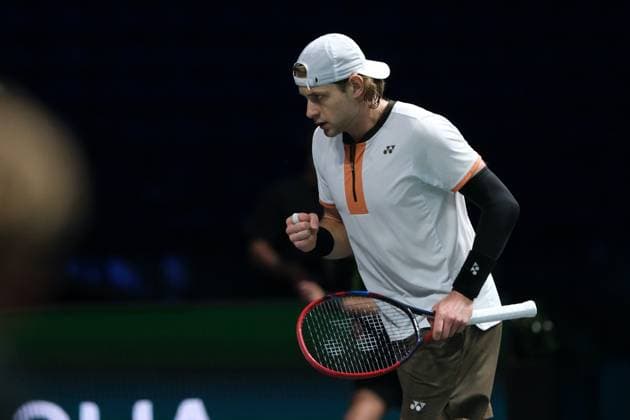 October 29, 2025, Nanterre, Hauts De Seine, France: ZIZOU BERGS (BEL) returns the ball to JANNIK SINNER (ITA) during the second round of Rolex Paris Masters 1000 tournament at La Defense Arena Stadium - Nanterre - France..Sinner won 6:4 6:2 Nanterre France - ZUMAp119 20251029_zaf_p119_073 Copyright: xPierrexSteveninx