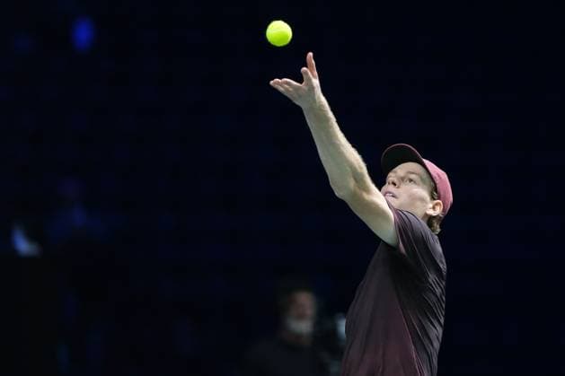 October 29, 2025, Nanterre, Hauts De Seine, France: JANNIK SINNER (ITA) returns the ball to ZIZOU BERGS (BEL) during the second round of Rolex Paris Masters 1000 tournament at La Defense Arena Stadium - Nanterre - France..Sinner won 6:4 6:2 Nanterre France - ZUMAp119 20251029_zaf_p119_074 Copyright: xPierrexSteveninx