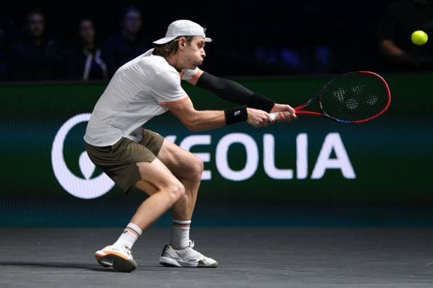 October 29, 2025, Nanterre, Hauts De Seine, France: ZIZOU BERGS (BEL) returns the ball to JANNIK SINNER (ITA) during the second round of Rolex Paris Masters 1000 tournament at La Defense Arena Stadium - Nanterre - France..Sinner won 6:4 6:2 Nanterre France - ZUMAp119 20251029_zaf_p119_077 Copyright: xPierrexSteveninx
