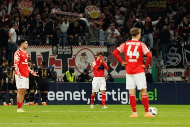 Nadiem Amiri FSV Mainz 05 Kaishu Sano FSV Mainz 05 , Nelson Weiper FSV Mainz 05 , FSV Mainz 05 vs VFB Stuttgart, Football, DFB Pokal, 2 Runde, Saison 2025 2026, 29 10 2025 DFB regulations prohibit any use of photographs as image sequences and or quasi video FSV Mainz 05 vs VFB Stuttgart, Football, DFB Pokal, 2 Runde, Saison 2025 2026, 29 10 2025 Copyright: xEibner-Pressefoto AlexanderxNeisx EP_ANS