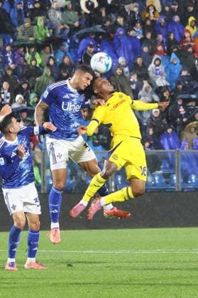 ComoÕs ComoÕs Diego Carlos during the Serie A soccer match between Como and Verona at the Giuseppe Sinigaglia stadium in Como, north Italy - October 29, 2025 - Soccer.  Copyright: xAntonioxSaiai LaPressex