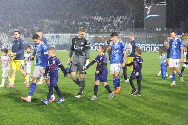 ComoÕs the start during the Serie A soccer match between Como and Verona at the Giuseppe Sinigaglia stadium in Como, north Italy - October 29, 2025 - Soccer.  Copyright: xAntonioxSaiai LaPressex