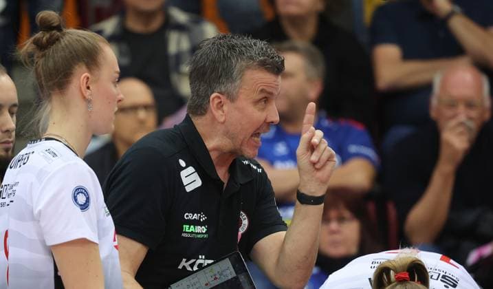 Stuttgart , Volleyball Bundesliga Allianz MTV Stuttgart vs Dresdner SC , Alexander Waibl Coach Dresden