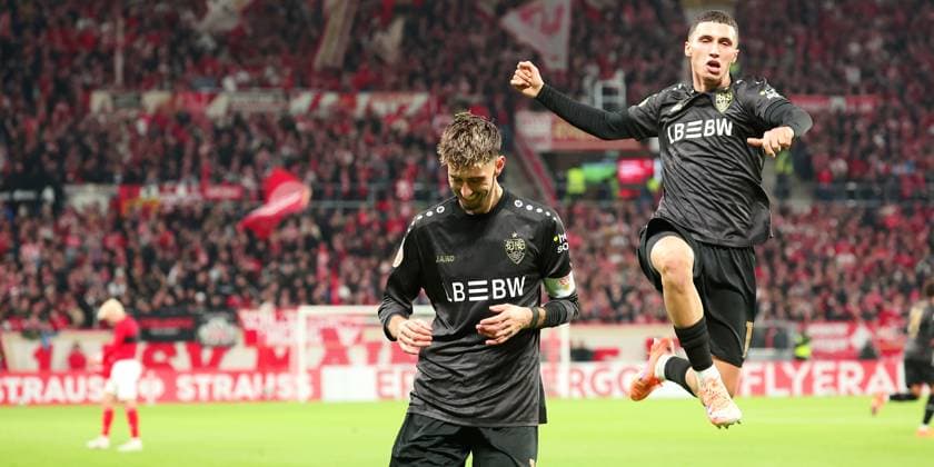 29 10 2025, Germany, Mainz, Soccer DFB Pokal 2 round, season 2025 2026, 1 FSV Mainz 05 vs VfB Stuttgart, cheering after the 0 2 goal, scorer Atakan Karazor VfB , right Bilal El Khannouss VfB