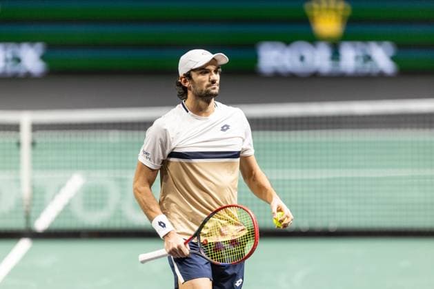 Rolex Paris Masters 2025 - Day 3 Valentin Vacherot (MON) plays against Arthur Rinderknech (FRA) in his men s singles match on day three of the Paris ATP, Tennis Herren Masters 1000 tennis tournament at the Paris La Defense Arena in Nanterre, on the outskirts of Paris.  Copyright: xIbrahimxEzzatx originalFilename:ezzat-notitle251029_npOKN.jpg
