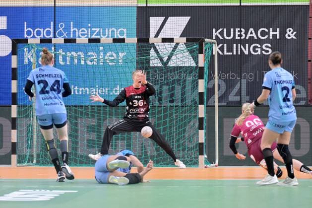 Helen van Beurden HSG Bensheim Auerbach, 36 TusSies Metzingen vs HSG Bensheim Auerbach, Handball, Alsco HBF, 5 League Matchday, Season 2025 2026, 29 10 2025 TusSies Metzingen vs HSG Bensheim Auerbach, Handball, Alsco HBF, 5 League Matchday, Season 2025 2026, 29 10 2025 Tuebingen Copyright: xEibner-Pressefoto TobiasxBaurx EP_TBR
