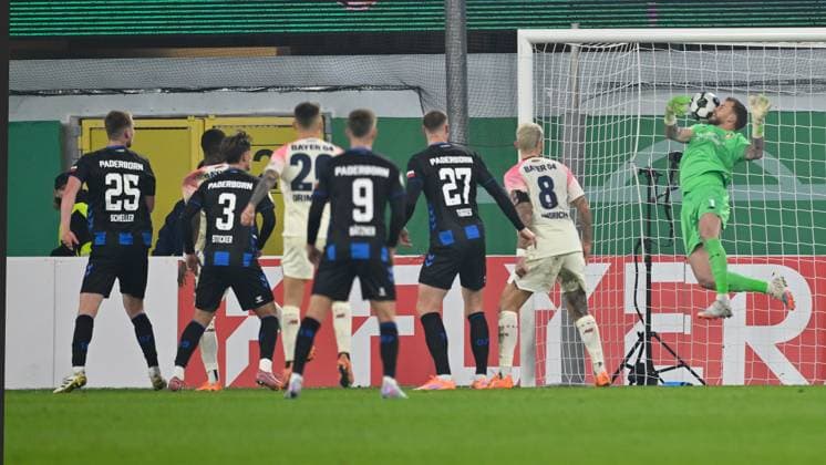 Paderborn, Home Deluxe Arena, 29 10 25, GER, Herren, DFB Pokal, 2 Runde, Saison 2025 2026, SC Paderborn 07 Bayer 04 Leverkusen Bild Stefano MARINO Paderborn macht das Tor zum 1 1 DFB regulations prohibit any use of photographs as image sequences and or quasi video Nordrhein Westfalen Germany