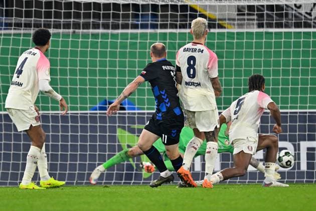 Paderborn, Home Deluxe Arena, 29 10 25, GER, Herren, DFB Pokal, 2 Runde, Saison 2025 2026, SC Paderborn 07 Bayer 04 Leverkusen Bild Sven MICHEL Paderborn macht das Tor zum 2 1 DFB regulations prohibit any use of photographs as image sequences and or quasi video Nordrhein Westfalen Germany