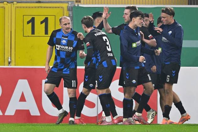 Paderborn, Home Deluxe Arena, 29 10 25, GER, Herren, DFB Pokal, 2 Runde, Saison 2025 2026, SC Paderborn 07 Bayer 04 Leverkusen Bild Sven MICHEL Paderborn jubiliert nach seinem Tor zum 2 1 DFB regulations prohibit any use of photographs as image sequences and or quasi video Nordrhein Westfalen Germany