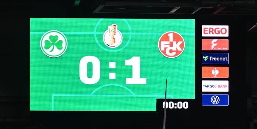 29 10 2025 Soccer season 2025 2026 DFB Pokal Club Cup 02 round SpVgg Greuther Fürth Kleeblatt 1 FC Kaiserslautern FCK Rote Teufel Sportfoto Zink xwoxzix regulations prohibit any use of photographs as image sequences and or quasi video final result on scoreboard