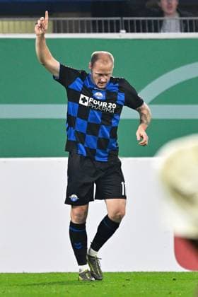 Paderborn, Home Deluxe Arena, 29 10 25, GER, Herren, DFB Pokal, 2 Runde, Saison 2025 2026, SC Paderborn 07 Bayer 04 Leverkusen Bild Sven MICHEL Paderborn jubiliert nach seinem Tor zum 2 1 DFB regulations prohibit any use of photographs as image sequences and or quasi video Nordrhein Westfalen Germany
