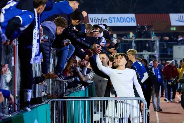 The 1 FC Magdeburg team would like to thank the fans who traveled with them GER, FV Illertissen 1921 e V vs 1 FC Magdeburg, Football, Mens DFB Cup, 2nd round, 2025 2026 season, 29 10 2025 GER, FV Illertissen 1921 e V vs 1 FC Magdeburg, Football, Mens DFB Cup, 2nd round, 2025 2026 season, 29 10 2025 Illertissen Copyright: xEibner-Pressefoto GeraldxOelze-dexStoppanyx EP_ODS