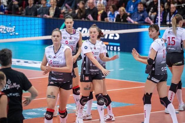 Disappointed faces at the Dresdner SC team GER, Allianz MTV Stuttgart Dresdner SC, Volleyball Bundesliga, VBL, 2025 2026 season, 29 10 2025 GER, Allianz MTV Stuttgart Dresdner SC, Volleyball Bundesliga, VBL, 2025 2026 season, 29 10 2025 Stuttgart Copyright: xSandyxDinkelackerx EP_SDR