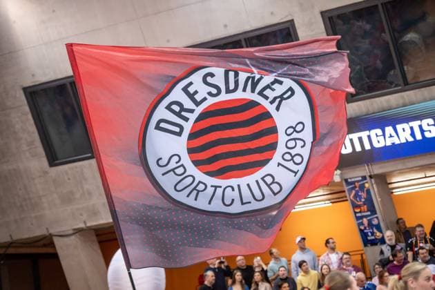 Flag with Dresdner SC logo flies in the Scharrena GER, Allianz MTV Stuttgart Dresdner SC, Volleyball Bundesliga, VBL, 2025 2026 season, 29 10 2025 GER, Allianz MTV Stuttgart Dresdner SC, Volleyball Bundesliga, VBL, 2025 2026 season, 29 10 2025 Stuttgart Copyright: xSandyxDinkelackerx EP_SDR