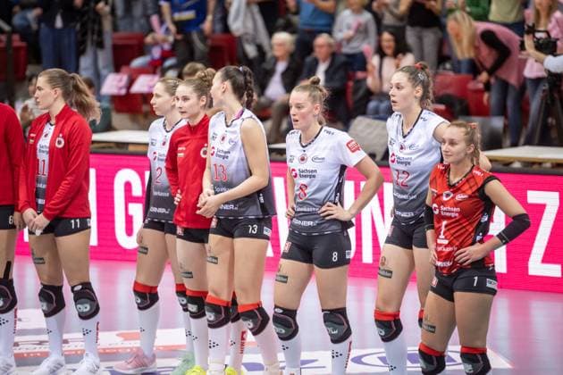 Visibly disappointed Dresdner SC team after 0 3 defeat in Stuttgart GER, Allianz MTV Stuttgart Dresdner SC, Volleyball Bundesliga, VBL, Spielzeit 2025 2026, 29 10 2025 GER, Allianz MTV Stuttgart Dresdner SC, Volleyball Bundesliga, VBL, Spielzeit 2025 2026, 29 10 2025 Stuttgart Copyright: xSandyxDinkelackerx EP_SDR
