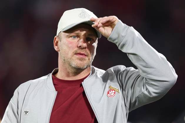 Trainer Lukas Kwasniok (1. FC Koeln) schaut waehrend des DFB-Pokal Spiels 1.FC Köln v FC Bayern München, RheinEnergieStadion am 29. October 2025 in Köln, Deutschland. (Foto von Oliver Kaelke DeFodi Images) +++ Trainer Lukas Kwasniok (1. FC Koeln) looks on during the DFB-Pokal match between 1.FC Köln v FC Bayern München at RheinEnergieStadion on October 29, 2025 in Cologne, Germany. (Photo by Oliver Kaelke DeFodi Images) (Photo by Oliver Kaelke DeFodi Images) Coach Lukas Kwasniok 1 FC Koeln looks on during the DFB Pokal match 1 FC Köln v FC Bayern München, RheinEnergieStadion on October 29, 2025 in Cologne, Germany, Germany Photo by Oliver Kaelke DeFodi Images Coach Lukas Kwasniok 1 FC Koeln looks on during the DFB Pokal match between 1 FC Köln v FC Bayern München at RheinEnergieStadion on October 29, 2025 in Cologne, Germany Photo by Oliver Kaelke DeFodi Images Photo by Oliver Kaelke DeFodi Images