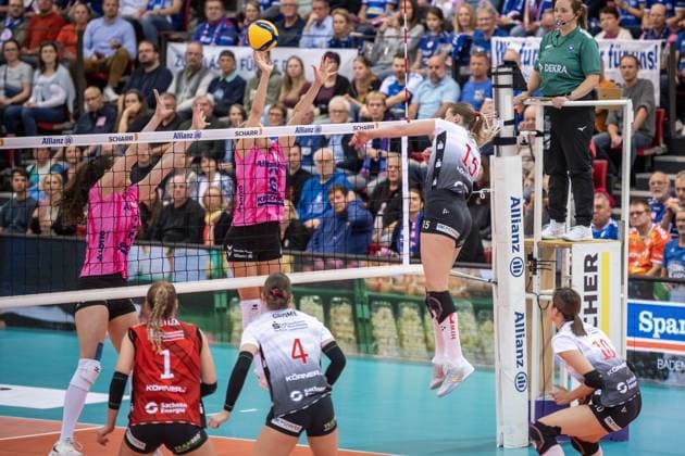 Marta Kamelija Levinska Dresdner SC, 15 vs Lucia Varela Gomez Allianz MTV Stuttgart, 12 and Antonia Stautz Allianz MTV Stuttgart, 06 GER, Allianz MTV Stuttgart Dresdner SC, Volleyball Bundesliga, VBL, 2025 2026 season, 29 10 2025 GER, Allianz MTV Stuttgart Dresdner SC, Volleyball Bundesliga, VBL, 2025 2026 season, 29 10 2025 Stuttgart Copyright: xSandyxDinkelackerx EP_SDR