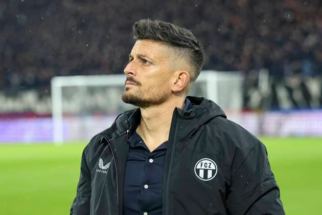 Dennis Hediger FC Zurich, Interim coach , Switzerland, Football, Super League, Matchday 11, 2025 2026, FC Basel 1893 vs FC Zurich, 29 10 2025, Sankt Jakob Park, Basel, Switzerland Basel Sankt Jakob Park Canton Basel City Switzerland Copyright: xGrantxHubbsx