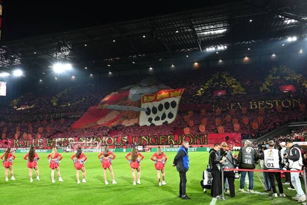 Fans 1. FC Köln machen eine Choreographie waehrend des Spiels der 2. Runde im DFB-Pokal zwischen 1. FC Köln und FC Bayern München im Rhein-Energie-Stadion am 29. October 2025 in Köln, Deutschland. (Foto von Ralf Treese DeFodi Images) +++ Fans 1. FC Köln doing a choreography during the DFB-Cup - Second Round match between 1. FC Koeln and FC Bayern München at Rhein-Energie-Stadion on October 29, 2025 in Koeln, Germany. (Photo by Ralf Treese DeFodi Images) DFB DFL REGULATIONS PROHIBIT ANY USE OF PHOTOGRAPHS AS IMAGE SEQUENCES AND OR QUASI-VIDEO. (Photo by Ralf Treese DeFodi Images) Fans 1 FC Köln doing a choreography during the DFB Cup Second Round match between 1 FC Köln and FC Bayern München at Rhein Energie Stadion on October 29, 2025 in Koeln, Germany Photo by Ralf Treese DeFodi Images Fans 1 FC Köln doing a choreography during the DFB Cup Second Round match between 1 FC Koeln and FC Bayern München at Rhein Energie Stadion on October 29, 2025 in Koeln, Germany Photo by Ralf Treese DeFodi Images DFB DFL REGULATIONS PROHIBIT ANY USE OF PHOTOGRAPHS AS IMAGE SEQUENCES AND OR QUASI VIDEO Photo by Ralf Treese DeFodi Images