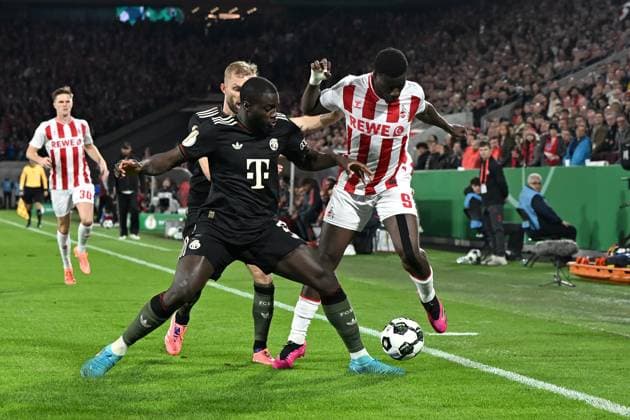 Dayot Upamecano (FC Bayern Muenchen) und Ragnar Ache (1. FC Koeln) im Zweikampf waehrend des Spiels der 2. Runde im DFB-Pokal zwischen 1. FC Köln und FC Bayern München im Rhein-Energie-Stadion am 29. October 2025 in Köln, Deutschland. (Foto von Ralf Treese DeFodi Images) +++ Dayot Upamecano (FC Bayern Muenchen) und Ragnar Ache (1. FC Koeln) battle for the ball during the DFB-Cup - Second Round match between 1. FC Koeln and FC Bayern München at Rhein-Energie-Stadion on October 29, 2025 in Koeln, Germany. (Photo by Ralf Treese DeFodi Images) DFB DFL REGULATIONS PROHIBIT ANY USE OF PHOTOGRAPHS AS IMAGE SEQUENCES AND OR QUASI-VIDEO. (Photo by Ralf Treese DeFodi Images) Dayot Upamecano FC Bayern Muenchen and Ragnar Ache 1 FC Koeln in a duel during the DFB Cup Second Round match between 1 FC Koeln and FC Bayern Munich at Rhein Energie Stadion on October 29, 2025 in Koeln, Germany Photo by Ralf Treese DeFodi Images Dayot Upamecano FC Bayern Muenchen and Ragnar Ache 1 FC Koeln battle for the ball during the DFB Cup Second Round match between 1 FC Koeln and FC Bayern Munich at Rhein Energie Stadion on October 29, 2025 in Koeln, Germany Photo by Ralf Treese DeFodi Images DFB DFL REGULATIONS PROHIBIT ANY USE OF PHOTOGRAPHS AS IMAGE SEQUENCES AND OR QUASI VIDEO Photo by Ralf Treese DeFodi Images
