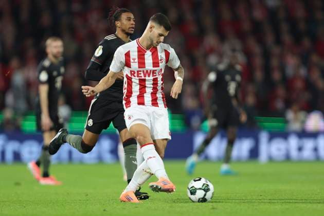 Tom Krauß (1. FC Koeln) und Michael Olise (FC Bayern München) im Zweikampf waehrend des DFB-Pokal Spiels 1.FC Köln v FC Bayern München, RheinEnergieStadion am 29. October 2025 in Köln, Deutschland. (Foto von Oliver Kaelke DeFodi Images) +++ Tom Krauß (1. FC Koeln) und Michael Olise (FC Bayern München) battle for the ball during the DFB-Pokal match between 1.FC Köln v FC Bayern München at RheinEnergieStadion on October 29, 2025 in Cologne, Germany. (Photo by Oliver Kaelke DeFodi Images) (Photo by Oliver Kaelke DeFodi Images) Tom Krauß 1 FC Koeln and Michael Olise FC Bayern München in a duel during the DFB Pokal match between 1 FC Köln v FC Bayern München, RheinEnergieStadion on October 29, 2025 in Cologne, Germany Photo by Oliver Kaelke DeFodi Images Tom Krauß 1 FC Koeln und Michael Olise FC Bayern München battle for the ball during the DFB Pokal match between 1 FC Köln v FC Bayern München at RheinEnergieStadion on October 29, 2025 in Cologne, Germany Photo by Oliver Kaelke DeFodi Images Photo by Oliver Kaelke DeFodi Images