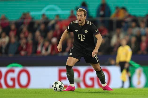 Harry Kane (FC Bayern München) in Aktion, am Ball, Einzelaktion waehrend des DFB-Pokal Spiels 1.FC Köln v FC Bayern München, RheinEnergieStadion am 29. October 2025 in Köln, Deutschland. (Foto von Oliver Kaelke DeFodi Images) +++ Harry Kane (FC Bayern München) controls the ball during the DFB-Pokal match between 1.FC Köln v FC Bayern München at RheinEnergieStadion on October 29, 2025 in Cologne, Germany. (Photo by Oliver Kaelke DeFodi Images) (Photo by Oliver Kaelke DeFodi Images) Harry Kane FC Bayern Munich in action, on the ball, single action during the DFB Pokal match 1 FC Köln v FC Bayern München, RheinEnergieStadion on October 29, 2025 in Cologne, Germany Photo by Oliver Kaelke DeFodi Images Harry Kane FC Bayern München controls the ball during the DFB Pokal match between 1 FC Köln v FC Bayern München at RheinEnergieStadion on October 29, 2025 in Cologne, Germany Photo by Oliver Kaelke DeFodi Images Photo by Oliver Kaelke DeFodi Images