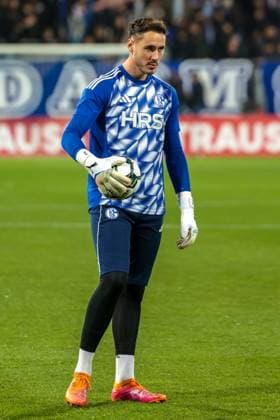 29 10 2025, xhettx, Football DFB Cup 2 Round, SV Darmstadt 98 FC Schalke 04 v l Justin Heekeren FC Schalke 04, 28 DFL DFB REGULATIONS PROHIBIT ANY USE OF PHOTOGRAPHS as IMAGE SEQUENCES and or QUASI VIDEO Darmstadt