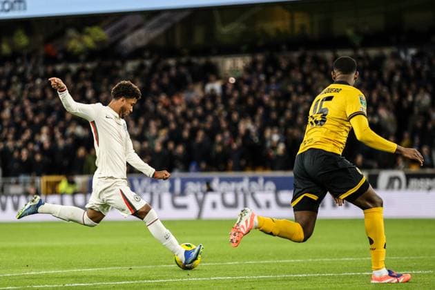 Andrey Santos (17 Chelsea) scores a goal for Chelsea during the Carabao Cup football match between Wolverhampton Wanderers and Chelsea at Molineux stadium in Wolverhampton, England Copyright: xNataliexMincher SPPx Sportspressphoto_SPR53037