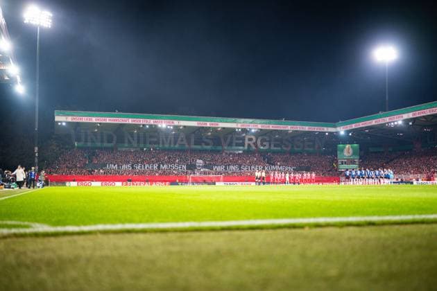 29 10 2025 Football, 2025 2026, 2 Main Round, 1 FC Union Berlin DSC Arminia Bielefeld Fans Union Berlin with Choreography, Choreography for Hans Joachim Jochen Lesching DFB REGULATIONS PROHIBIT ANY USE OF PHOTOGRAPHS AS IMAGE SEQUENCES AND OR QUASI VIDEO