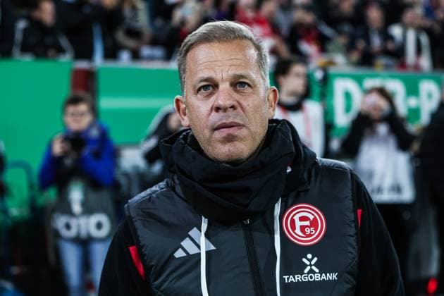 Sport, Football, DFB Pokal Season 2025 2026 2 Round Fortuna Düsseldorf SC Freiburg 29 10 2025, MERKUR SPIEL ARENA Markus Anfang Coach, Fortuna Düsseldorf Düsseldorf MERKUR SPIEL ARENA North Rhine-Westphalia Germany