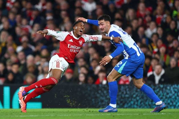 Myles Lewis-Skelly of Arsenal goes down under the challenge of Diego Coppola of Brighton & Hove Albion Arsenal v Brighton and Hove Albion, EFL Carabao Cup, Fourth Round, Football, Emirates Stadium, London, UK - 29 Oct 2025London Emirates Stadium United Kingdom EDITORIAL USE ONLY No use with unauthorised audio, video, data, fixture lists, club league logos or live services. Online in-match use limited to 120 images, no video emulation. No use in betting, games or single club league player publications. Copyright: xSimonxDael Shutterstockx 15627827u