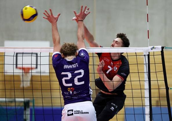 BAU 29 10 2025 Ludwigsburg Volleyball Barock Volleys MTV Ludwigsburg vs ASV Dachau, f l Severin Brandt Dachau , Tim Köpfli LB