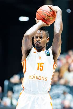 29 10 2025, xomx, Basketball BKT EuroCup 2025 2026, NINERS Chemnitz ratiopharm ulm v l Tyron Brewer Niners Chemnitz on the ball Portrait, Portraet, Chemnitz