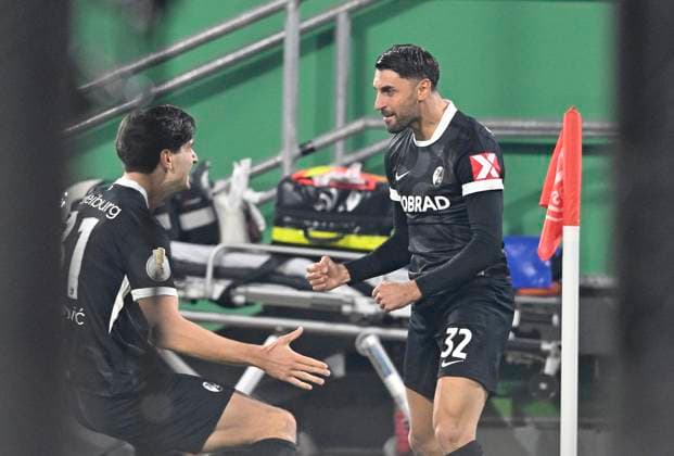 Vincenzo Grifo SC Freiburg cheers after his goal to 0 2, with Igor Matanovic l SC Freiburg Football, DFB Pokal, 2 Hauptrunde, Fortuna Duesseldorf SC Freiburg, am 29 10 2025 in Duesseldorf Germany DFB regulations prohibit any use of photographs as image sequences and or quasi video Â