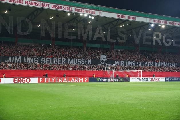 29 10 2025, xtgx, Fußball DFB Pokal 2 Runde Union Berlin Arminia Bielefeld emspor, v l Symbolfoto, Symbolbild, Symbol, Spruchband, Banner Union Berlin Fans DFL DFB REGULATIONS PROHIBIT ANY USE OF PHOTOGRAPHS as IMAGE SEQUENCES and or QUASI VIDEO Berlin