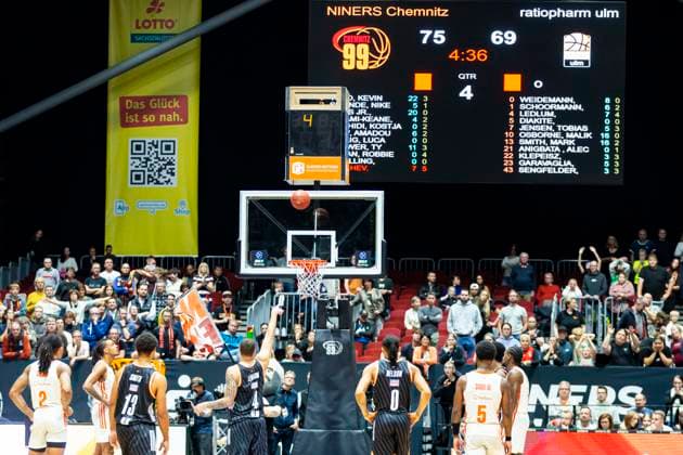 29 10 2025, xomx, Basketball BKT EuroCup 2025 2026, NINERS Chemnitz ratiopharm ulm v l Christopher Ledlum Ratiopharm Ulm on the ball Chemnitz