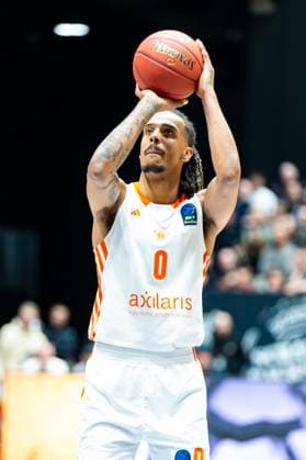 29 10 2025, xomx, Basketball BKT EuroCup 2025 2026, NINERS Chemnitz ratiopharm ulm v l Kevin Yebo Niners Chemnitz on the ball Portrait, Portraet, Chemnitz