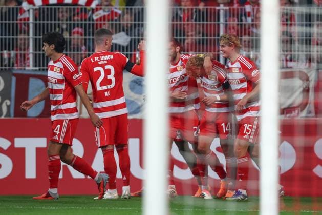 29 10 2025, xtgx, Fußball DFB Pokal 2 Runde Union Berlin Arminia Bielefeld emspor, v l Jubel nach dem 1 0 durch Leopold Querfeld Union Berlin, 14 DFL DFB REGULATIONS PROHIBIT ANY USE OF PHOTOGRAPHS as IMAGE SEQUENCES and or QUASI VIDEO Berlin