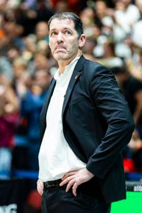 29 10 2025, xomx, Basketball BKT EuroCup 2025 2026, NINERS Chemnitz ratiopharm ulm v l Ty Harrelson Ratiopharm Ulm Trainer Portrait, Portraet, Chemnitz
