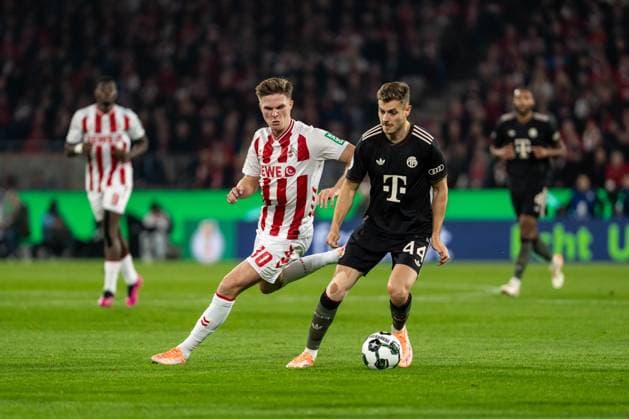 GER, DFB Pokal 2 Runde, 1 FC Köln vs FC Bayern München Muenchen 29 10 2025, RheinEnergieSTADION, Köln, GER, DFB Pokal 2 Runde, 1 FC Köln vs FC Bayern München Muenchen im Bild Zweikampf zwischen Josip StaniÅ¡iÄ‡ Stanisic FC Bayern München Muenchen, 44 und Marius Bülter Buelter 1 FC Köln Koeln, 30 nordphotoxGmbHxx xChristianxSchulze nph000300