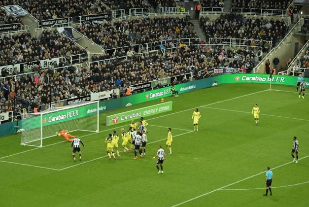 Fabian Schar of Newcastle United scores the opening goal 1-0 past Goalkeeper Antonin Kinsky of Tottenham Hotspur Carabao Beer LED Advertising in game Newcastle United v Tottenham Hotspur, EFL Carabao Cup, Fourth Round, Football, St James Park, Newcastle, UK - 29 Oct 2025Newcastle St James Park United Kingdom EDITORIAL USE ONLY No use with unauthorised audio, video, data, fixture lists, club league logos or live services. Online in-match use limited to 120 images, no video emulation. No use in betting, games or single club league player publications. Copyright: xGreigxCowie Shutterstockx 15627854ar