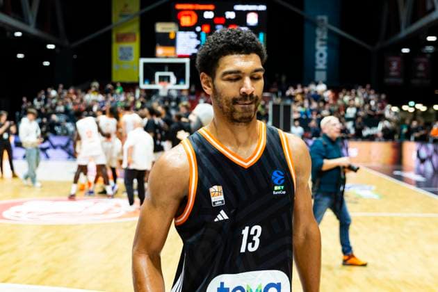 29 10 2025, xomx, Basketball BKT EuroCup 2025 2026, NINERS Chemnitz ratiopharm ulm v l The game is over The Niners from Chemnitz win the match with 89 78 Mark Smith Ratiopharm Ulm Chemnitz