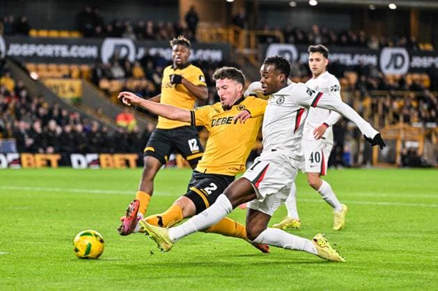 29th October 2025; Molineux Stadium, Wolverhampton, West Midlands, England; EFL Carabao Cup Football, Wolverhampton Wanderers versus Chelsea; Jamie Gittens of Chelsea crosses the ball into the box as an assist for Tyrique George to score in the 15th minute for 0-2  GodfreyxPitt