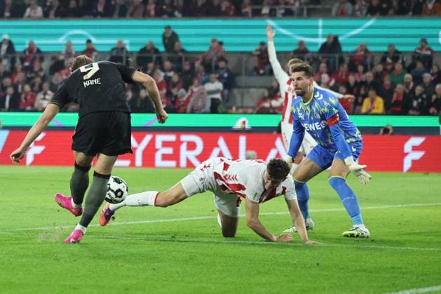 GER, DFB Pokal, 2 Runde, 1 FC Koeln vs FC Bayern Muenchen 29 10 2025, Rheinenergiestadion, , Koeln, GER, DFB Pokal, 2 Runde, 1 FC Koeln vs FC Bayern Muenchen, im Bild 2 1 für Bayern durch Harry Kane Bayern Muenchen 9 , nordphotoxGmbHx xMeuter nph00351