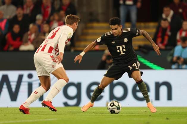 Sebastian Sebulonsen (1. FC Koeln) und Luis Diaz (FC Bayern München) im Zweikampf waehrend des DFB-Pokal Spiels 1.FC Köln v FC Bayern München, RheinEnergieStadion am 29. October 2025 in Köln, Deutschland. (Foto von Oliver Kaelke DeFodi Images) +++ Sebastian Sebulonsen (1. FC Koeln) und Luis Diaz (FC Bayern München) battle for the ball during the DFB-Pokal match between 1.FC Köln v FC Bayern München at RheinEnergieStadion on October 29, 2025 in Cologne, Germany. (Photo by Oliver Kaelke DeFodi Images) (Photo by Oliver Kaelke DeFodi Images) Sebastian Sebulonsen 1 FC Koeln and Luis Diaz FC Bayern München in a duel during the DFB Pokal match 1 FC Köln v FC Bayern München, RheinEnergieStadion on October 29, 2025 in Cologne, Germany, Germany Photo by Oliver Kaelke DeFodi Images Sebastian Sebulonsen 1 FC Köln and Luis Diaz FC Bayern München battle for the ball during the DFB Pokal match between 1 FC Köln v FC Bayern München at RheinEnergieStadion on October 29, 2025 in Cologne, Germany Photo by Oliver Kaelke DeFodi Images Photo by Oliver Kaelke DeFodi Images