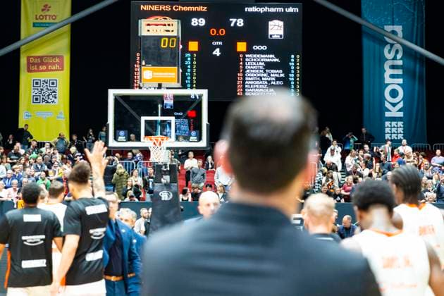 29 10 2025, xomx, Basketball BKT EuroCup 2025 2026, NINERS Chemnitz ratiopharm ulm v l The game is over The Niners from Chemnitz win the match with 89 78 Ty Harrelson Ratiopharm Ulm coach Chemnitz